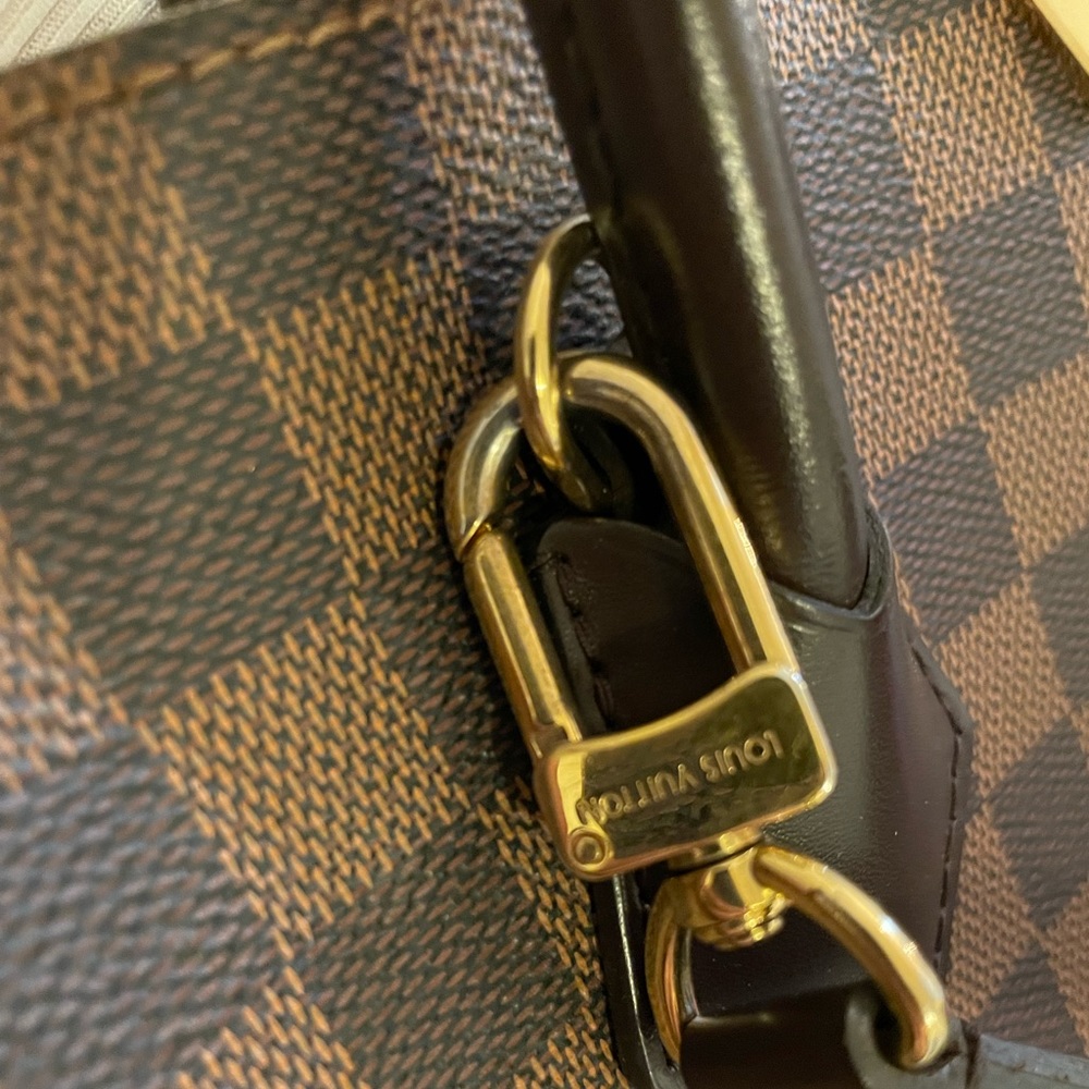 Louis Vuitton Damier Ebene Canvas Kensington V Bag - Picture 16 of 16